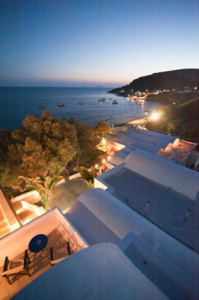  Akrotiri Hotel  Акротирион